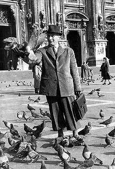 Alfred-Georges Regner in Milan for the expoxition " tre pittori Francesi, Galleria del Grattacielo, Italie, in 1956